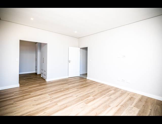 4 BEDROOM FREEHOLD FOR SALE IN SANDOWN